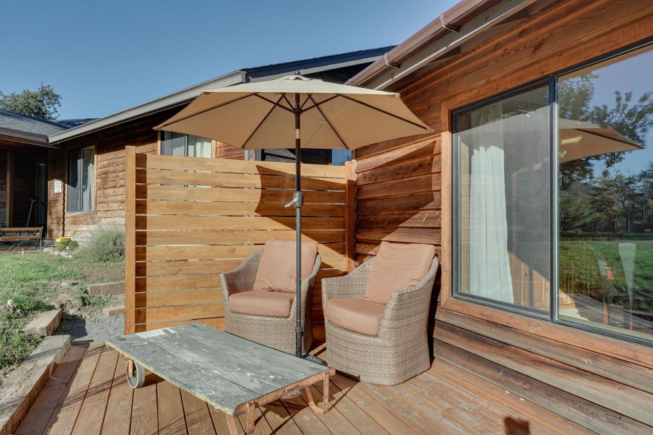 Cozy Central Point Bungalow On Working Winery! Экстерьер фото